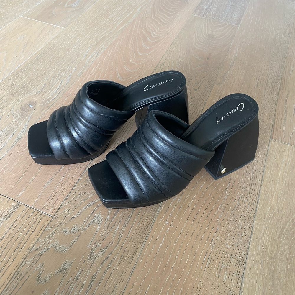 Circus by Sam Edelman Chunky Black Heels